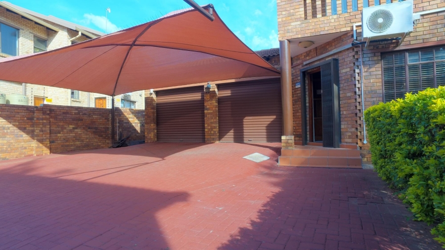 3 Bedroom Property for Sale in Safari Gardens North West